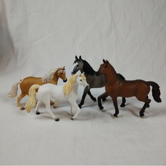 4 Schleich 4" Horse Figures - Picture 2 of 15